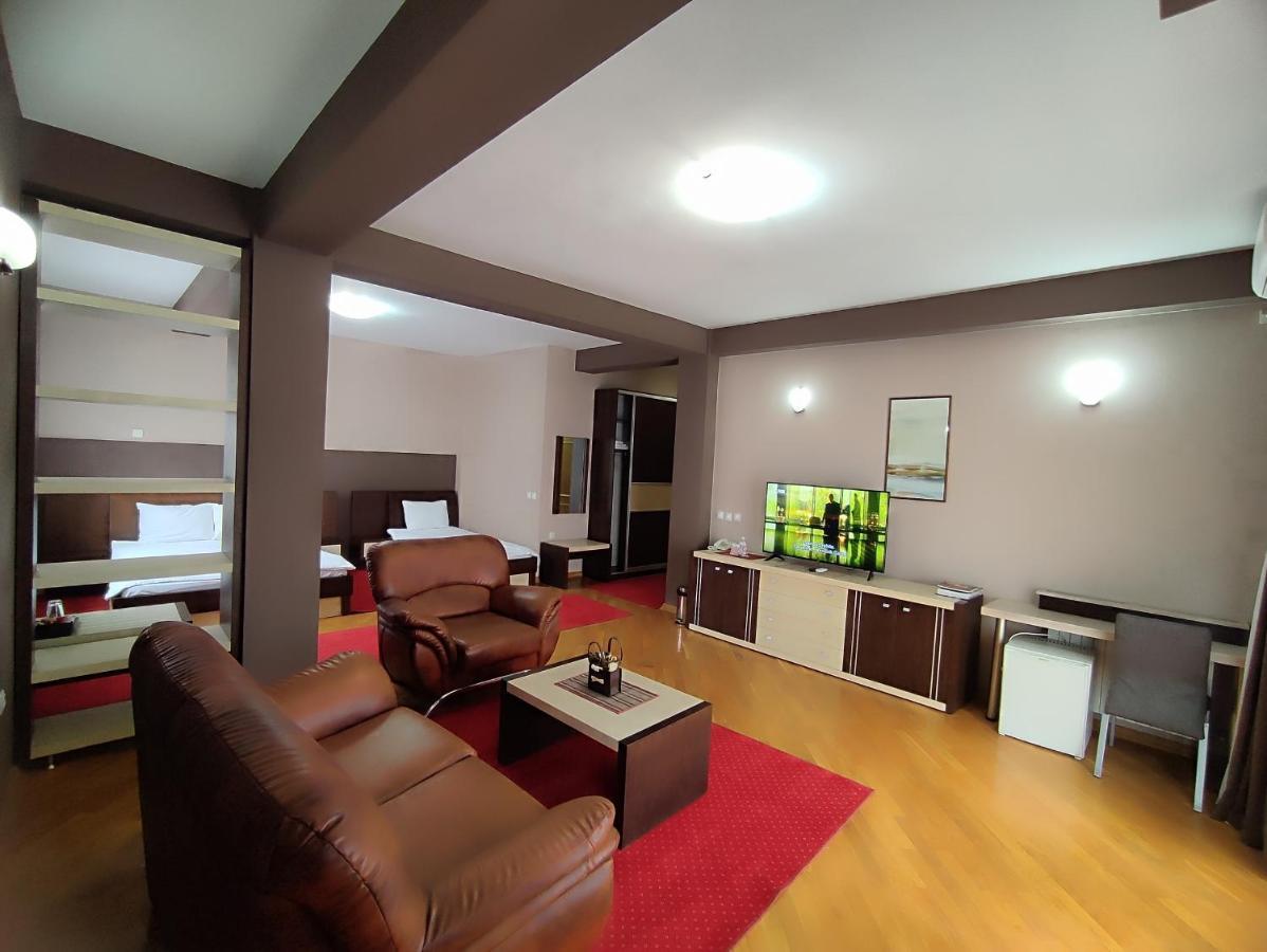Premier Hotel Skopje Eksteriør billede