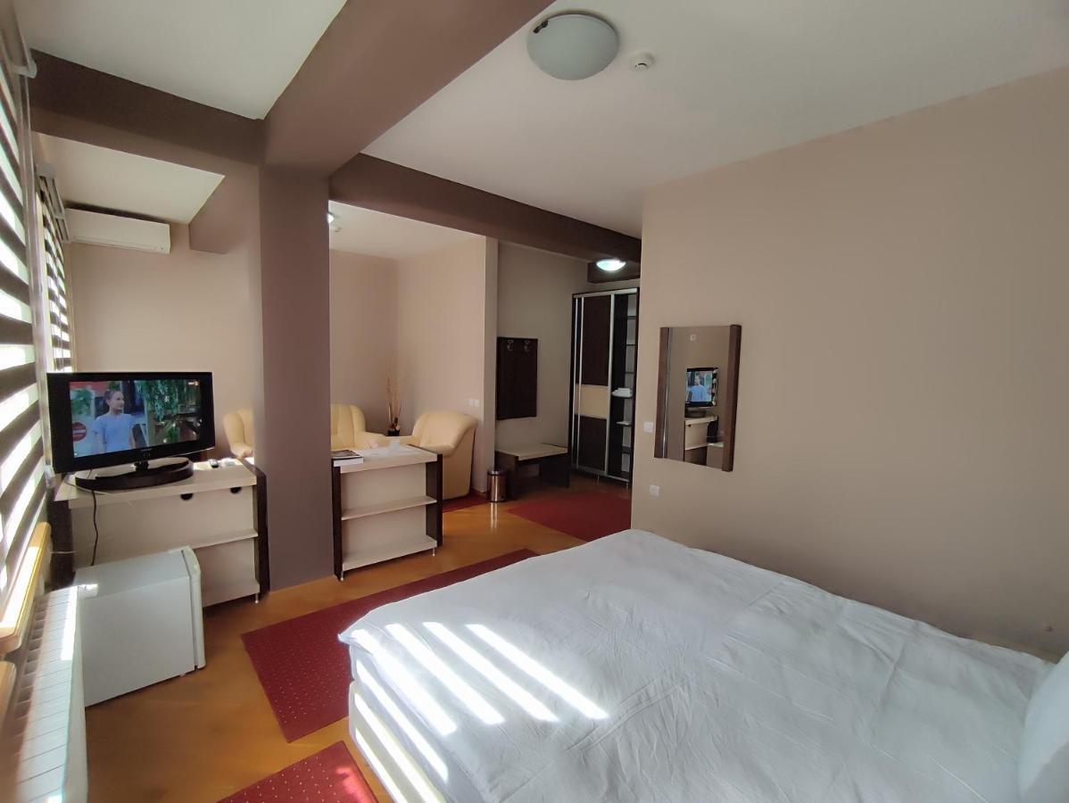 Premier Hotel Skopje Eksteriør billede